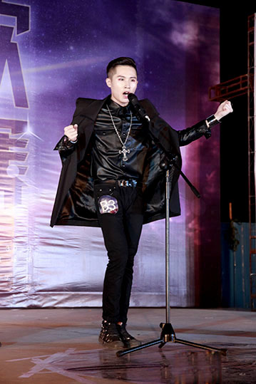 b6号选手吴冠达《你是我的眼》a7号选手仝鑫《趁早》a5号选手邝纯章