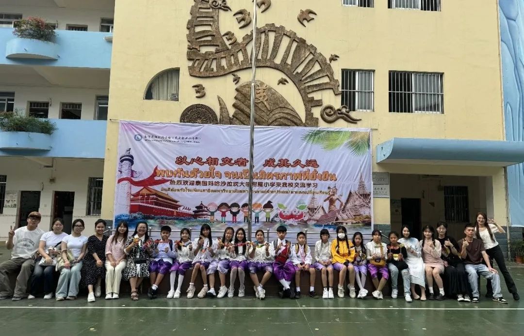 b325395d329d4f6a8ec688a101cd8d64.jpg b325395d329d4f6a8ec688a101cd8d64.jpg