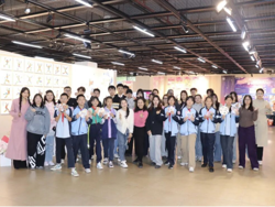 设计党建｜党建引领研学路 美育薪传润新苗--设计学院党委研究生第一党支部携手民大附小开展沉浸式美育研学主题党日活动