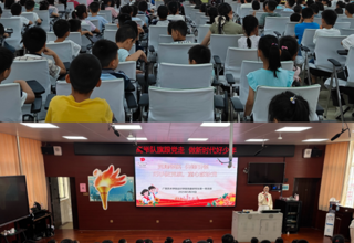 设计党建｜我院研究生第一党支部赴广西民族大学附属小学、南宁市相思湖学校开展“学生党员讲党课赓续成长课堂”主题党日活动