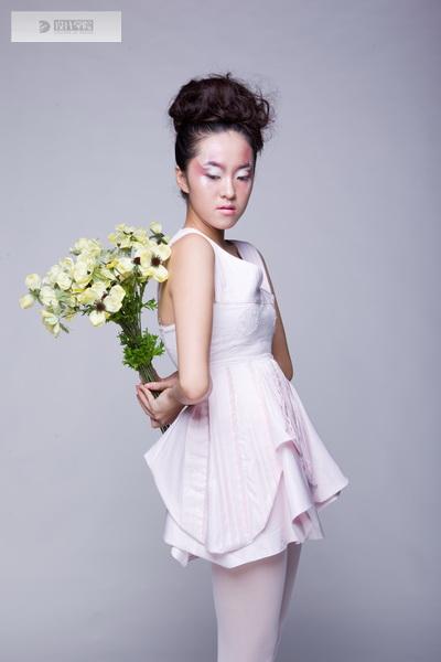 杨雯珺《线路》